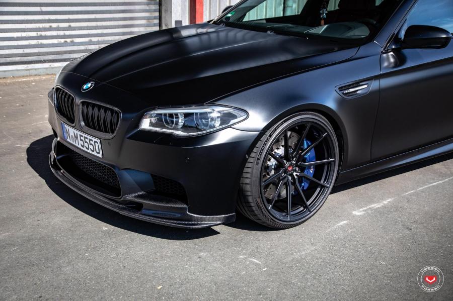 Детали экстерьера BMW M5 on Vossen Wheels (M-X2) 2019 года  (фото 21 из 25)